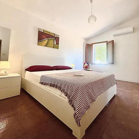 Nura's - Casa Vittoria 86 Santa Maria la Palma