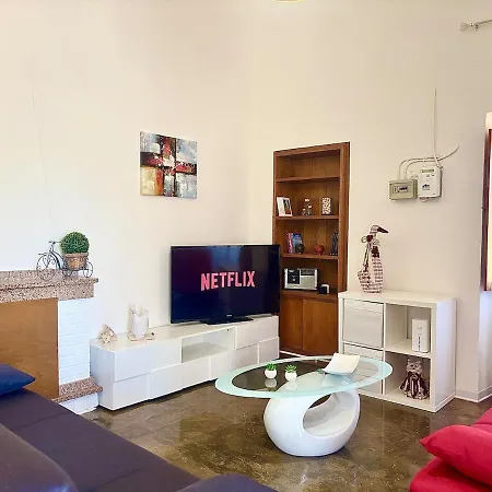 Nura's - Casa Vittoria 86 Holiday home