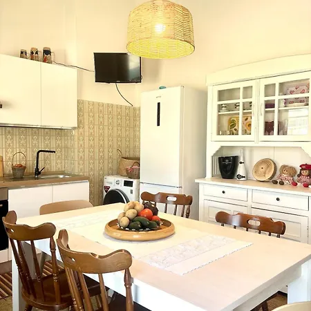 Holiday home Nura's - Casa Vittoria 86