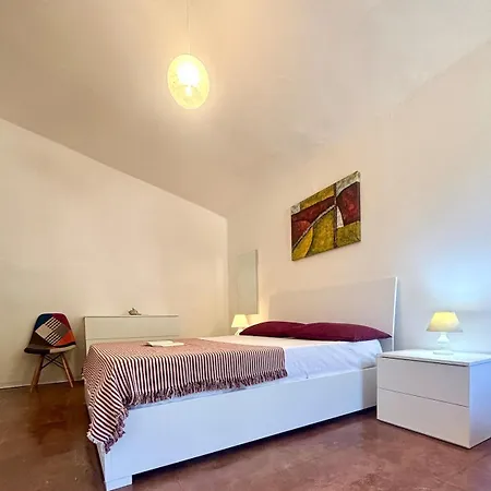 Nura's - Casa Vittoria 86 *