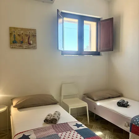 Nura's - Casa Vittoria 86 Ferienhaus Santa Maria la Palma