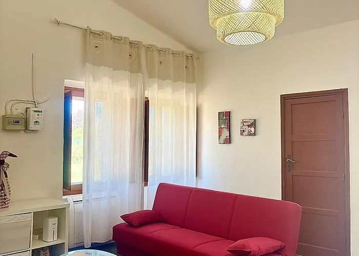 Nura's - Casa Vittoria 86 *